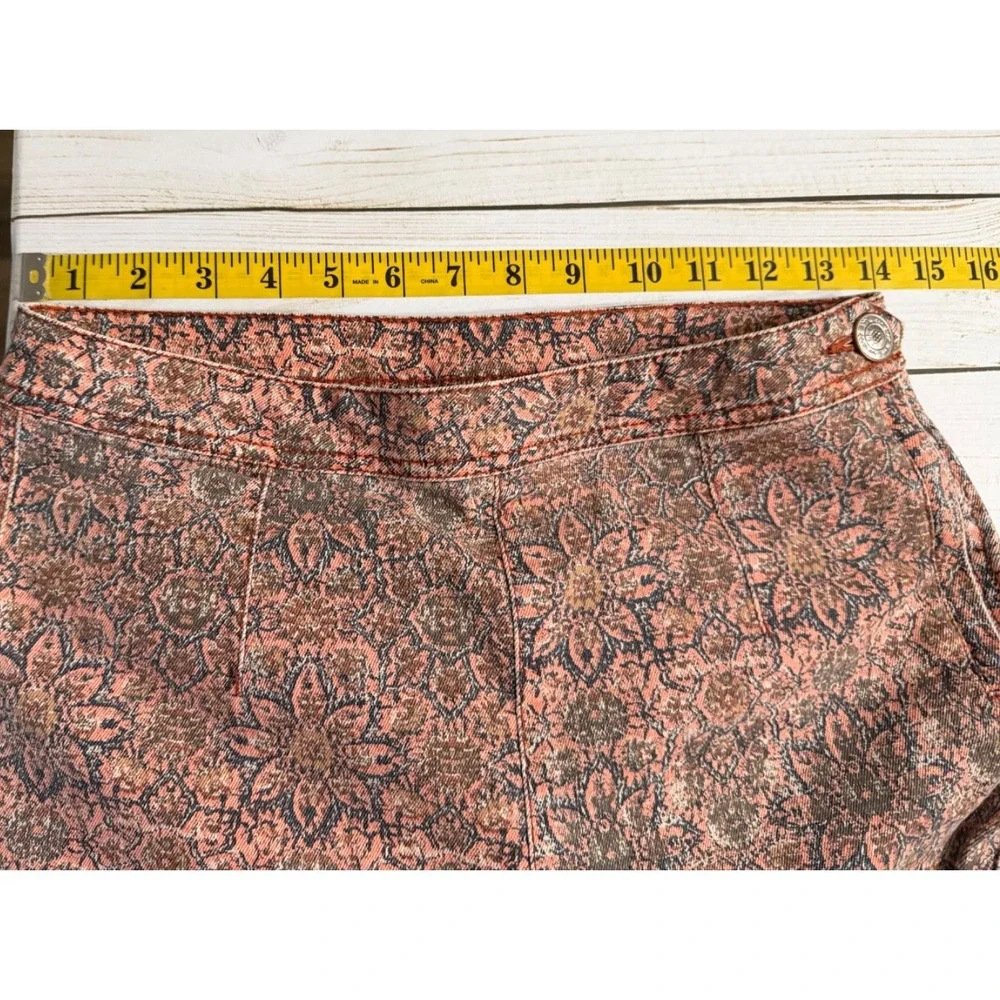 Free People Frida Cropped Flare Jeans Boho Tapestry Print Women's Size 6‎